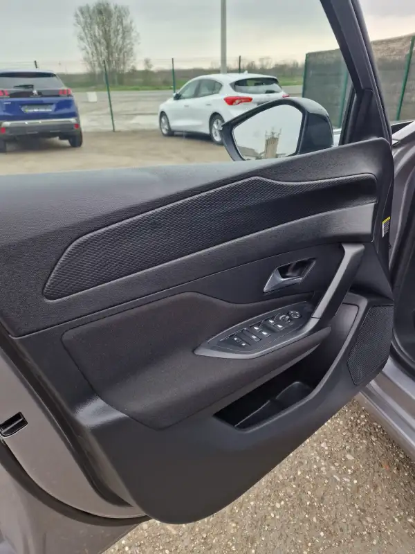 Peugeot 308 2022. godište - Slika 10