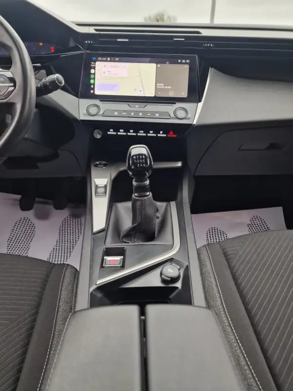 Peugeot 308 2022. godište - Slika 15