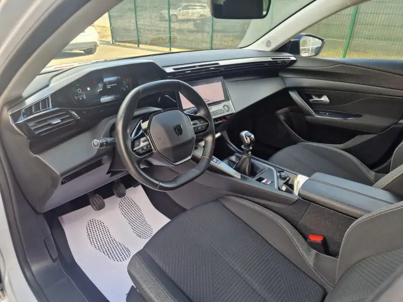 Peugeot 308 2023. godište - Slika 11