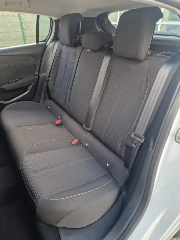 Peugeot 308 2023. godište - Slika 13