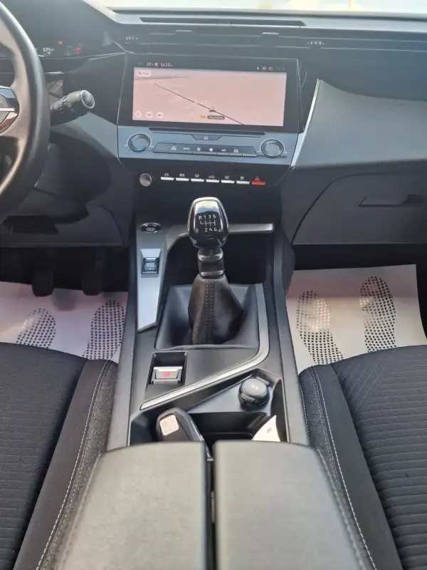 Peugeot 308 2023. godište - Slika 15