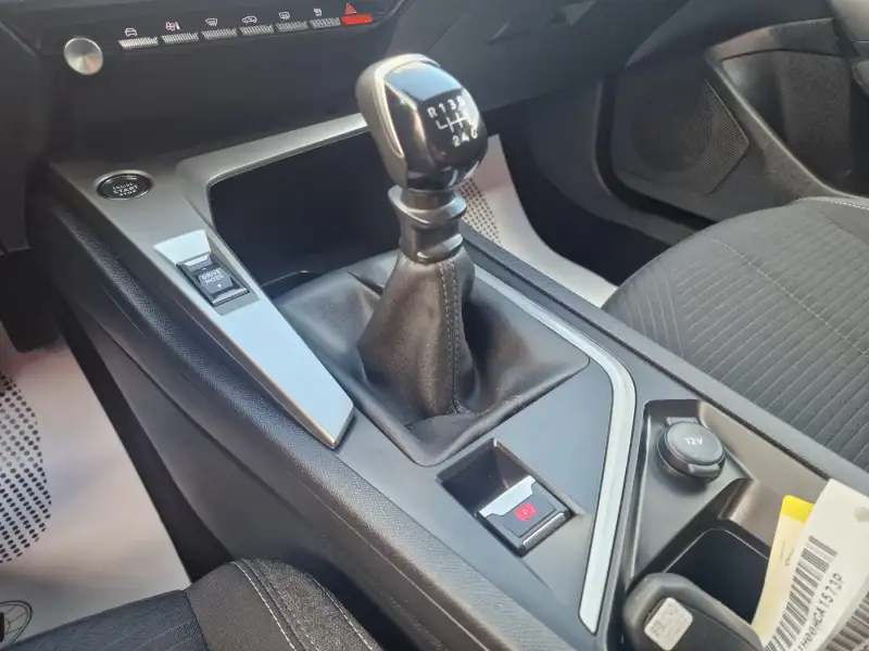 Peugeot 308 2023. godište - Slika 19