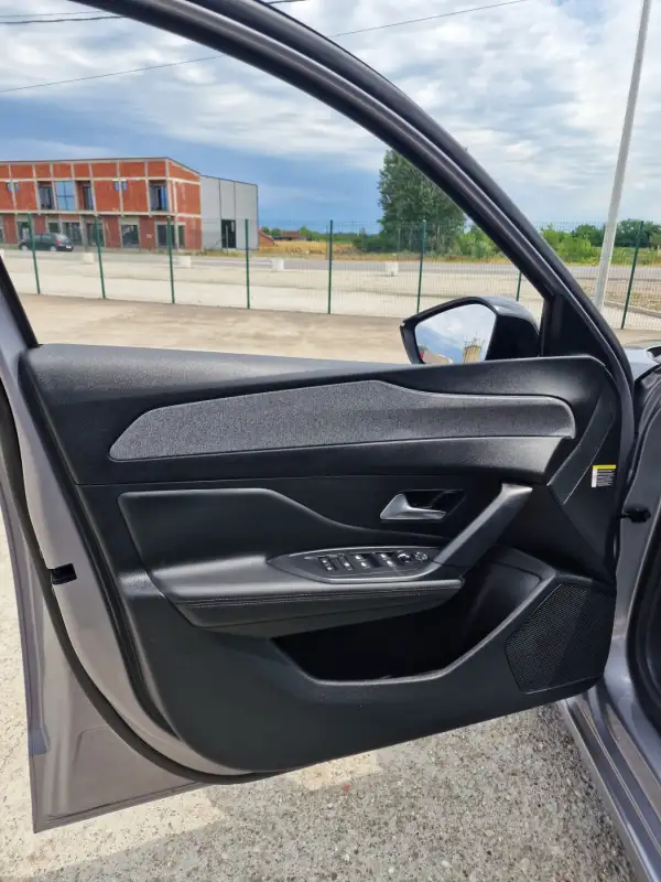 Peugeot 308 ALLURE 2022. godište - Slika 9