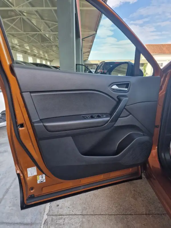 Renault Captur Benzin 2021. godište - Slika 9