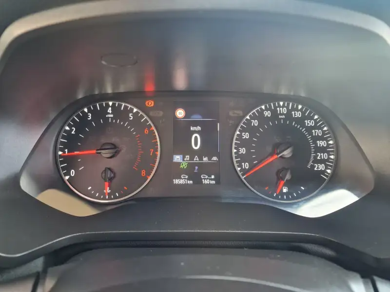 Renault Captur Benzin 2021. godište - Slika 17