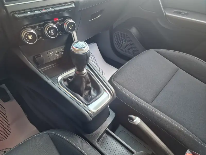 Renault Captur Benzin 2021. godište - Slika 18