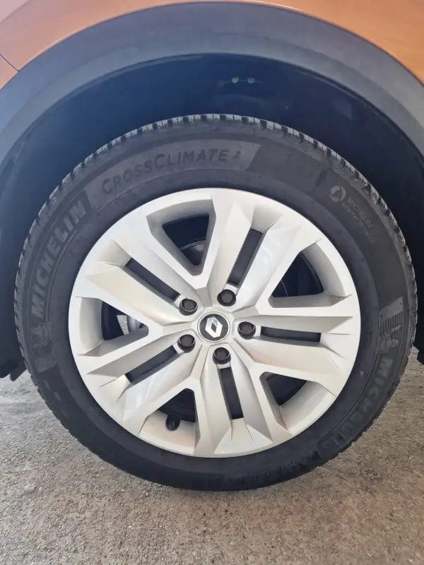 Renault Captur Benzin 2021. godište - Slika 26