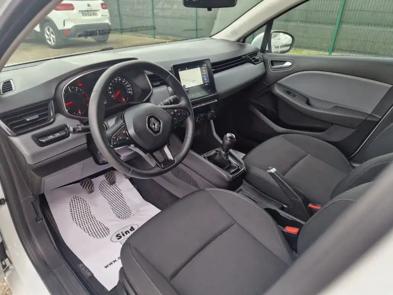 Renault Clio 2022. godište - Slika 11