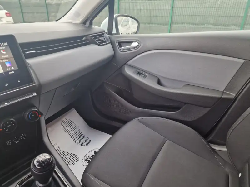 Renault Clio 2022. godište - Slika 23