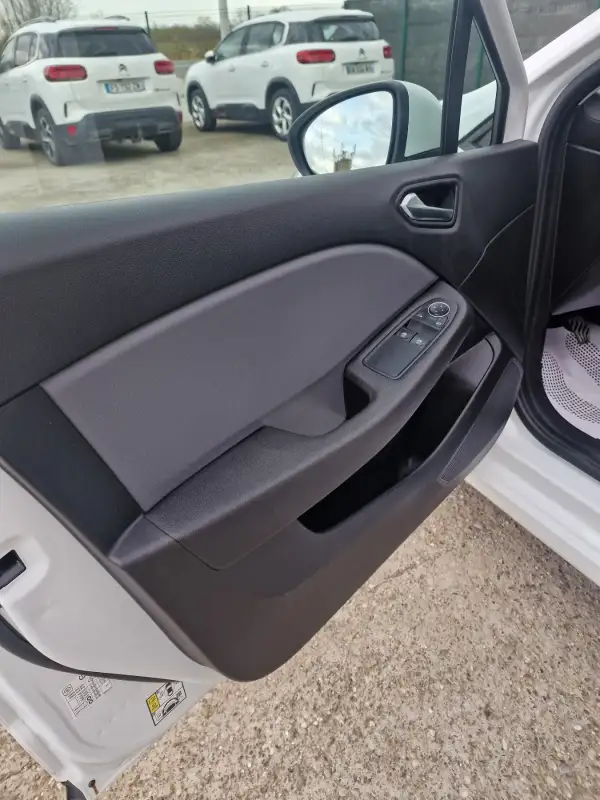 Renault Clio 2022. godište - Slika 10