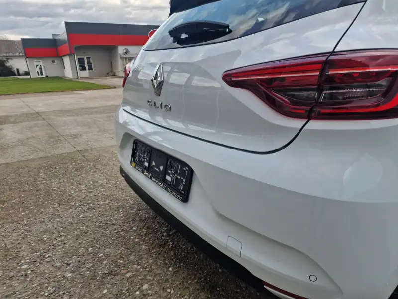 Renault Clio 2022. godište - Slika 25