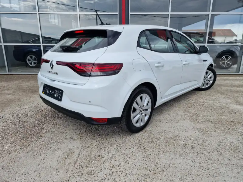 Renault Megane 2022. godište - Slika 5