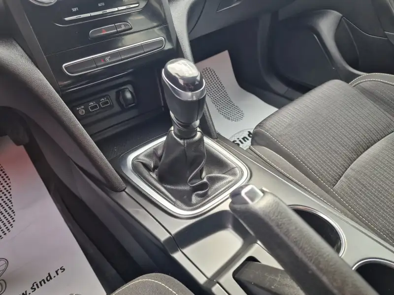 Renault Megane 2022. godište - Slika 18