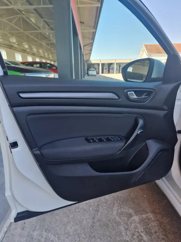Renault Megane 2021. godište - Slika 9
