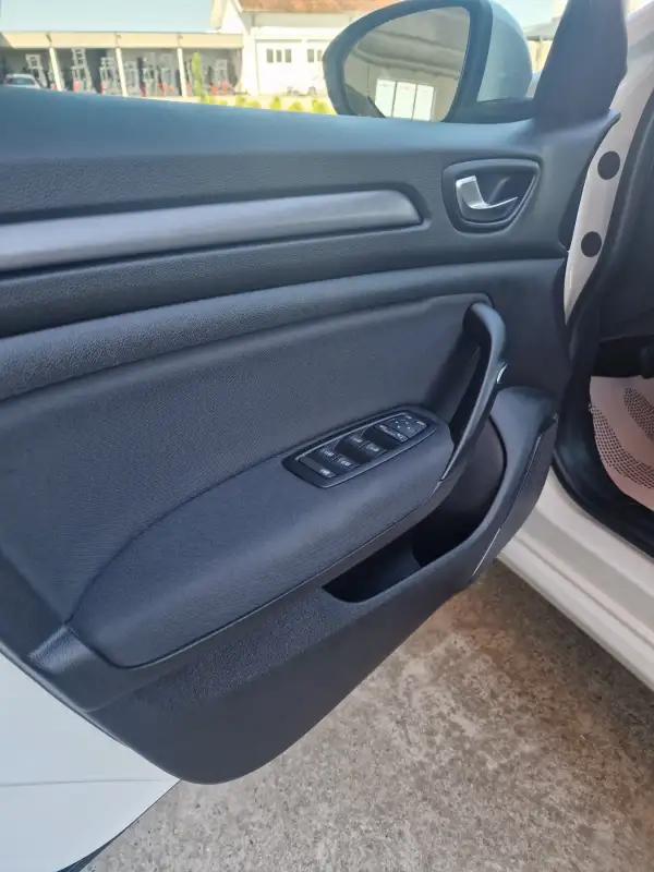 Renault Megane 2021. godište - Slika 10
