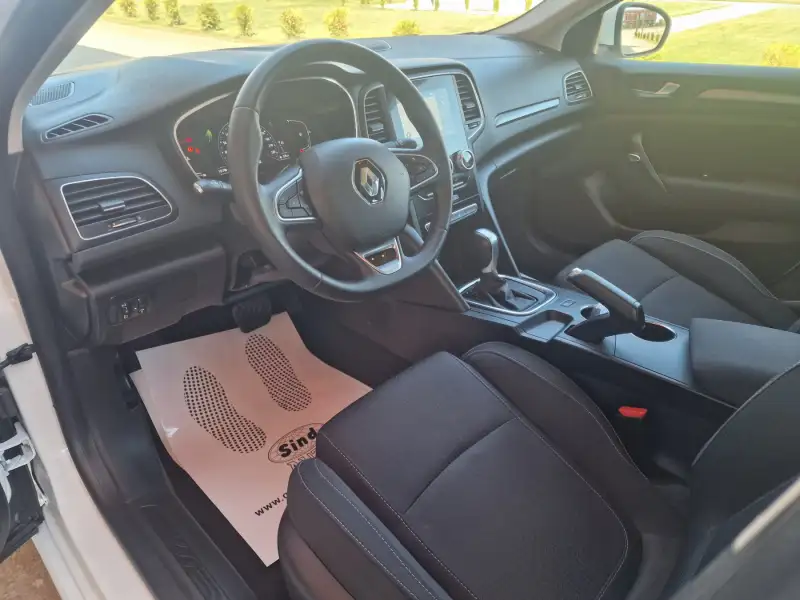 Renault Megane 2021. godište - Slika 11