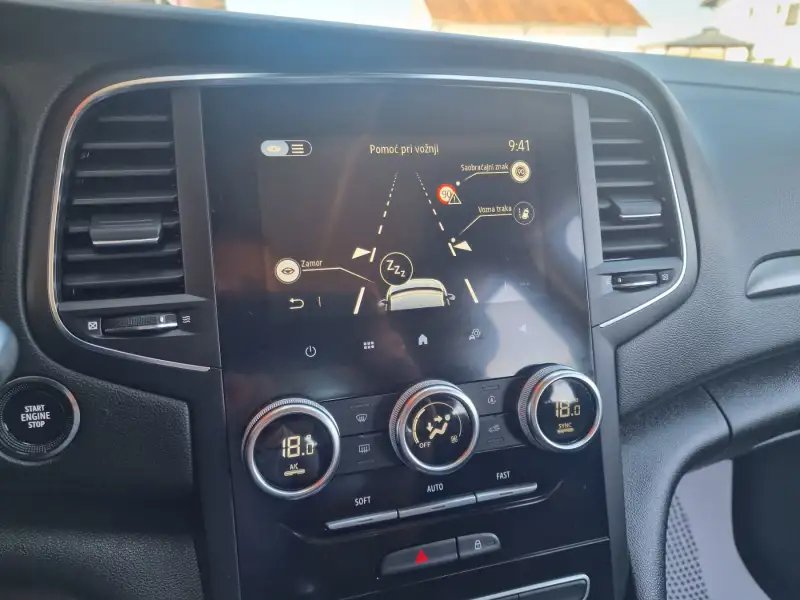 Renault Megane 2021. godište - Slika 22
