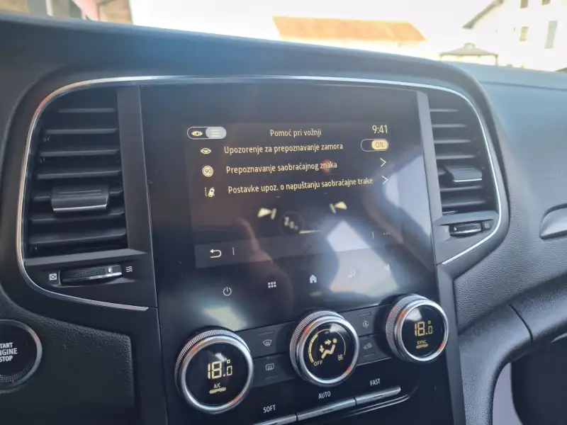 Renault Megane 2021. godište - Slika 23