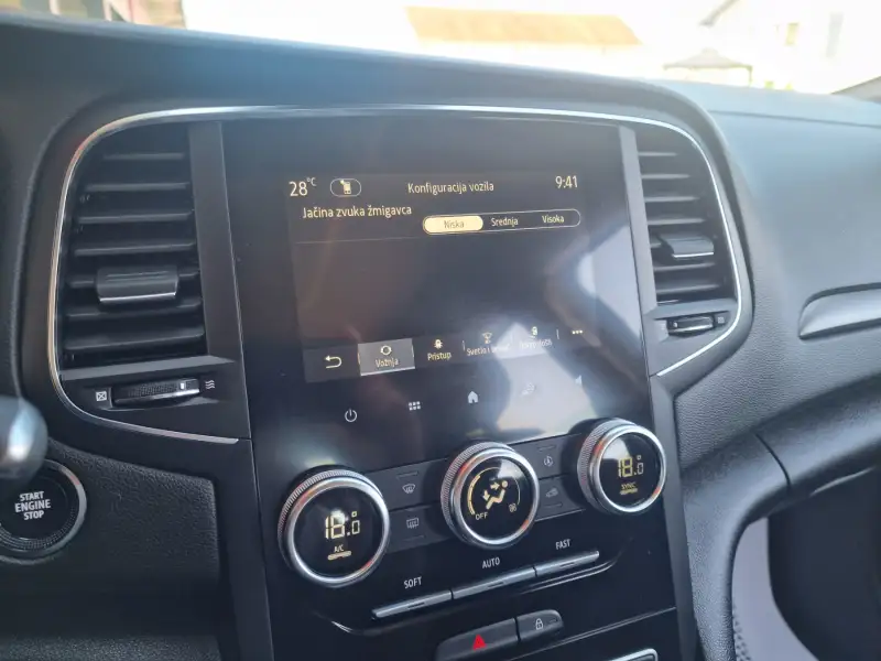 Renault Megane 2021. godište - Slika 25