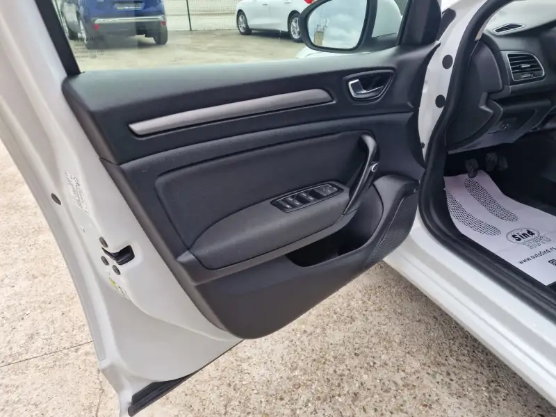 Renault Megane 2022. godište - Slika 10