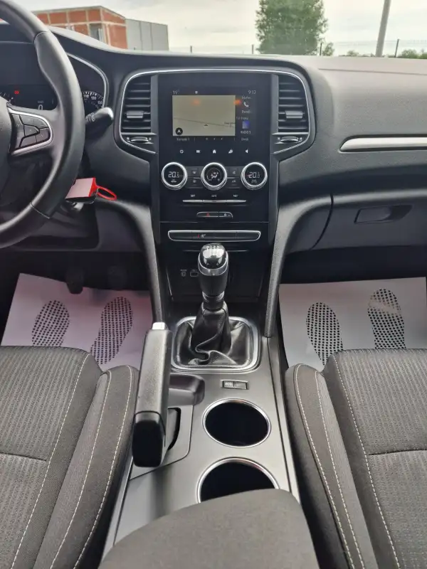 Renault Megane 2022. godište - Slika 15