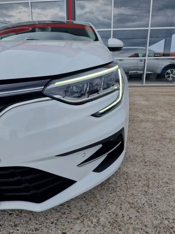 Renault Megane 2022. godište - Slika 25