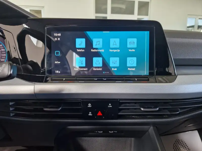 Volkswagen Golf 8 Dizel 2021. godište - Slika 19