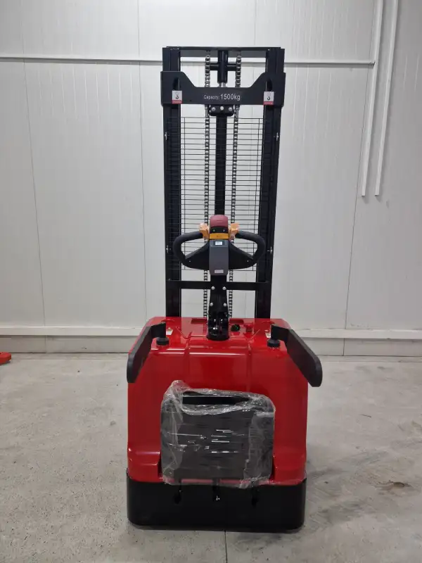 Premium Električni Staker SESG 1535 2026. godište - Slika 3